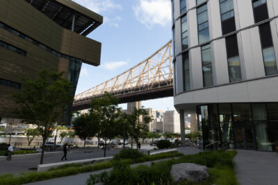 Roosevelt island bridge outside the convention center